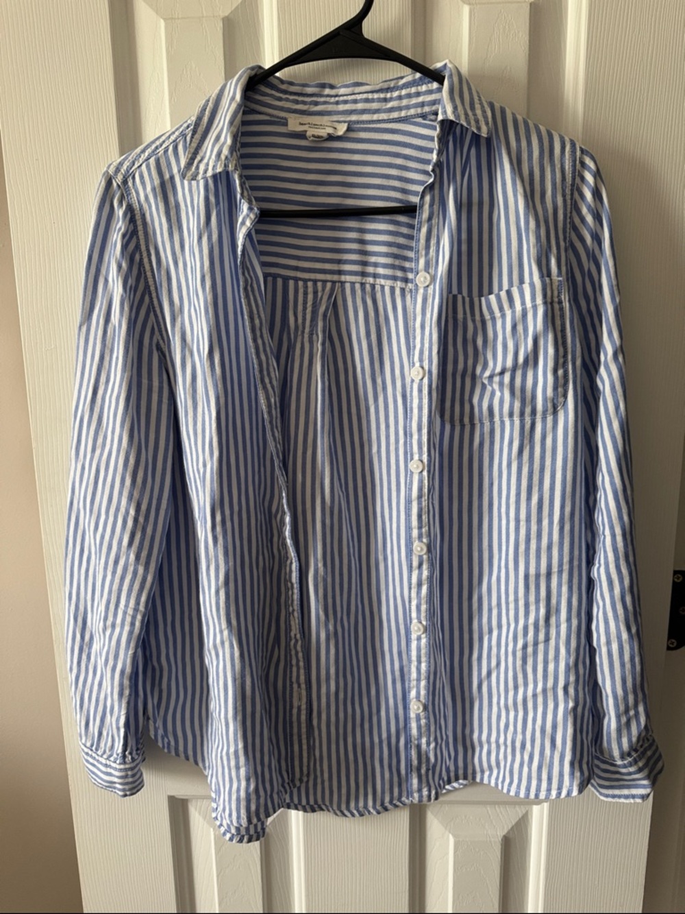 beachlunchlounge Blue and White Striped Women’s Button-Down Shirt